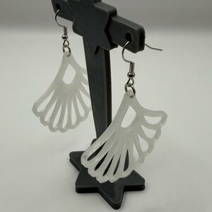 Chic White Fan-Shaped Earrings